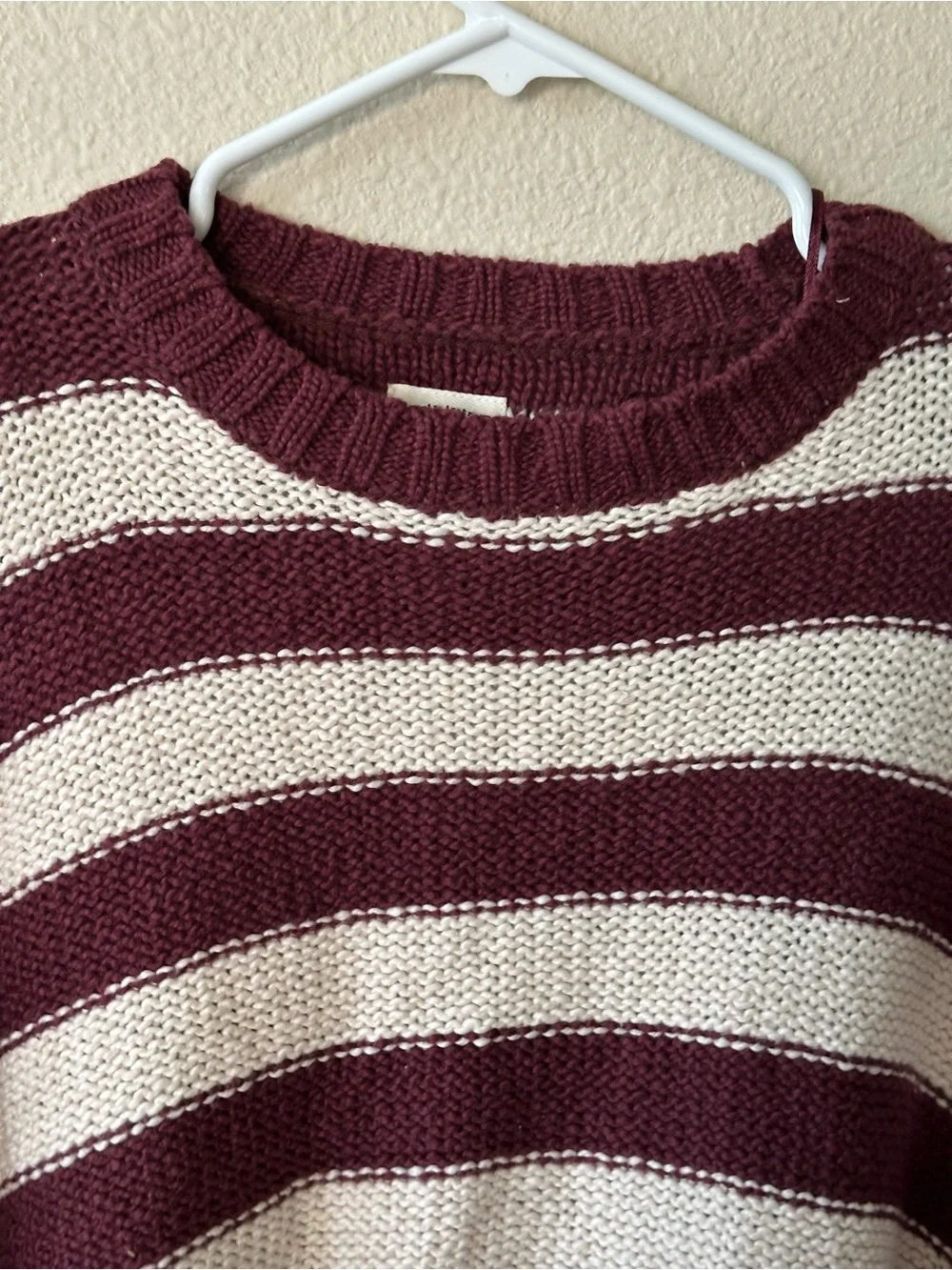 Billabong Women's Maroon and Cream Striped Knit Sweater size L/ NWT 1116